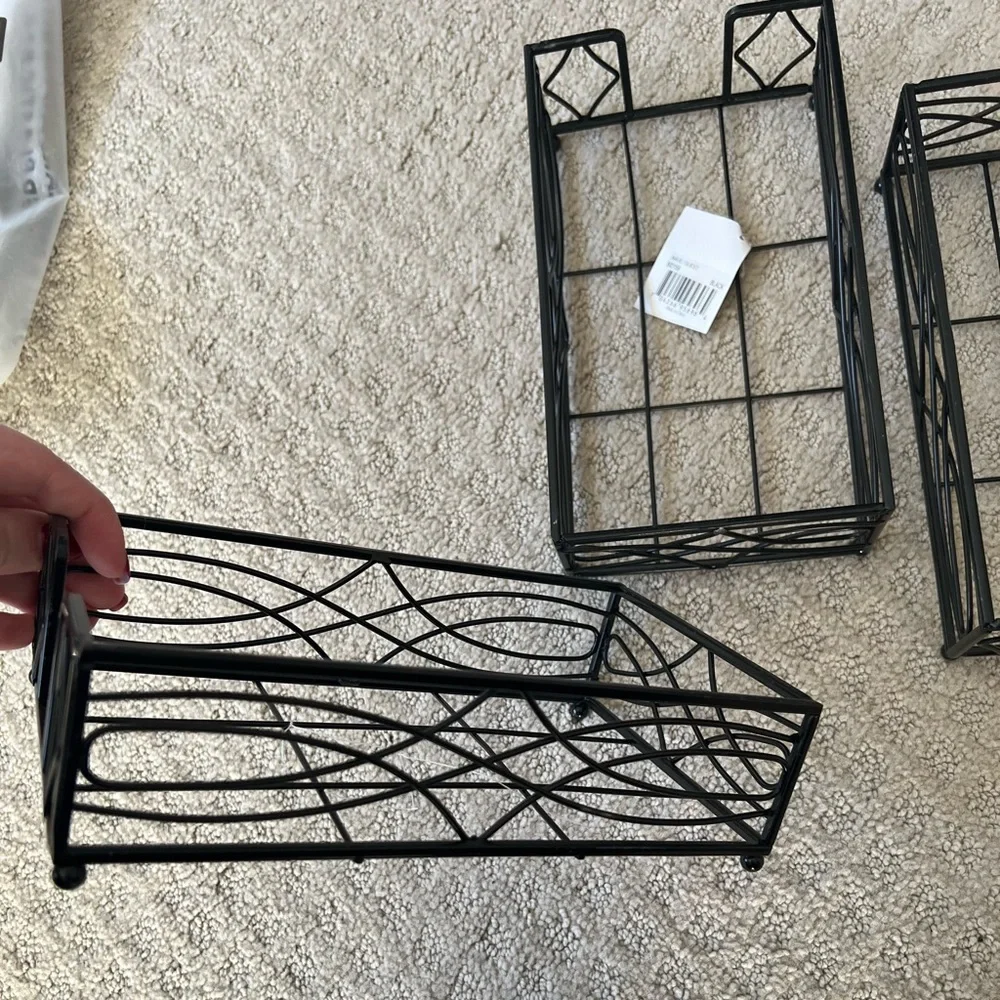 Black Wave Design Napkin Holder